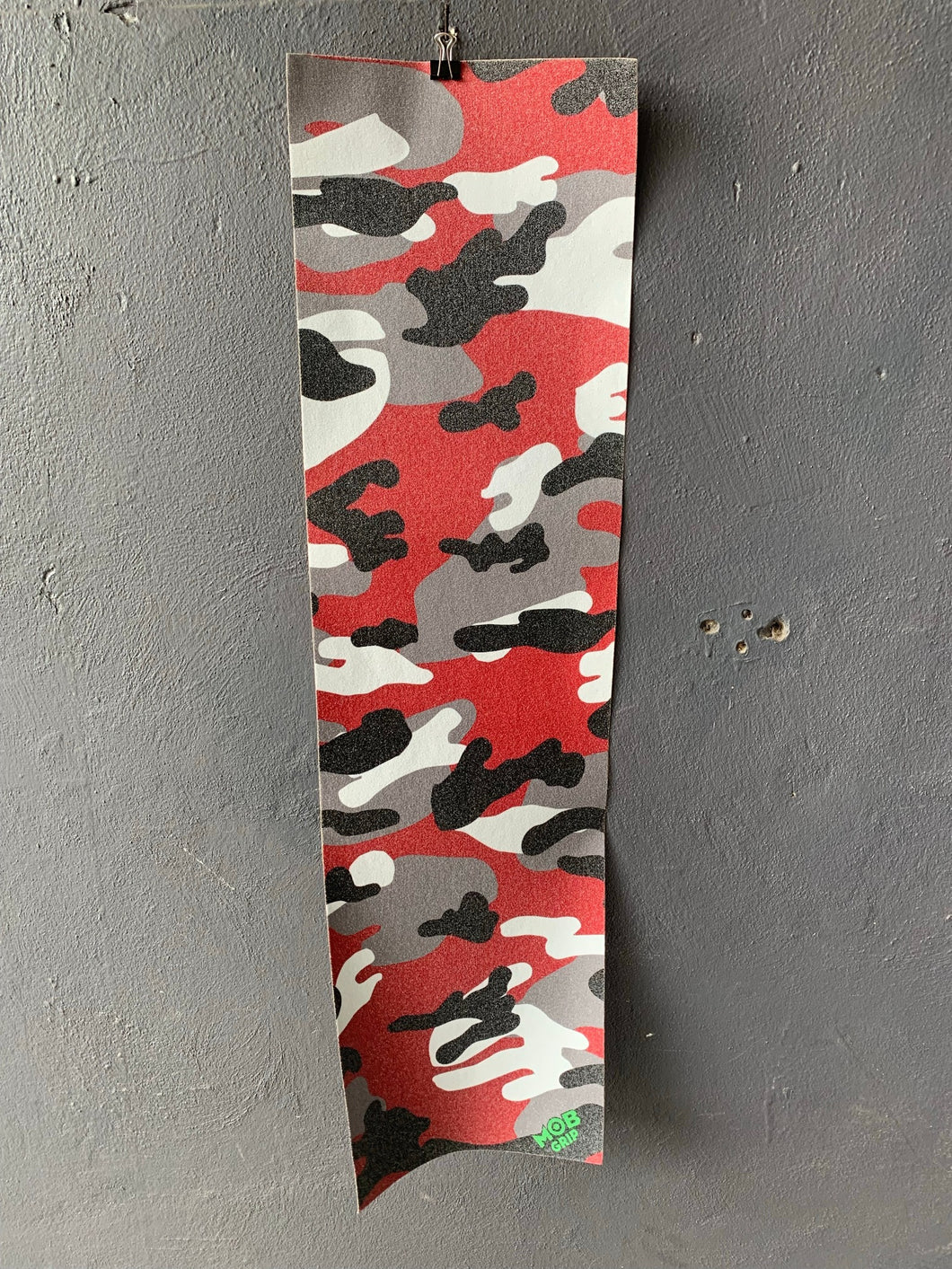 Mob Camo Red Grip