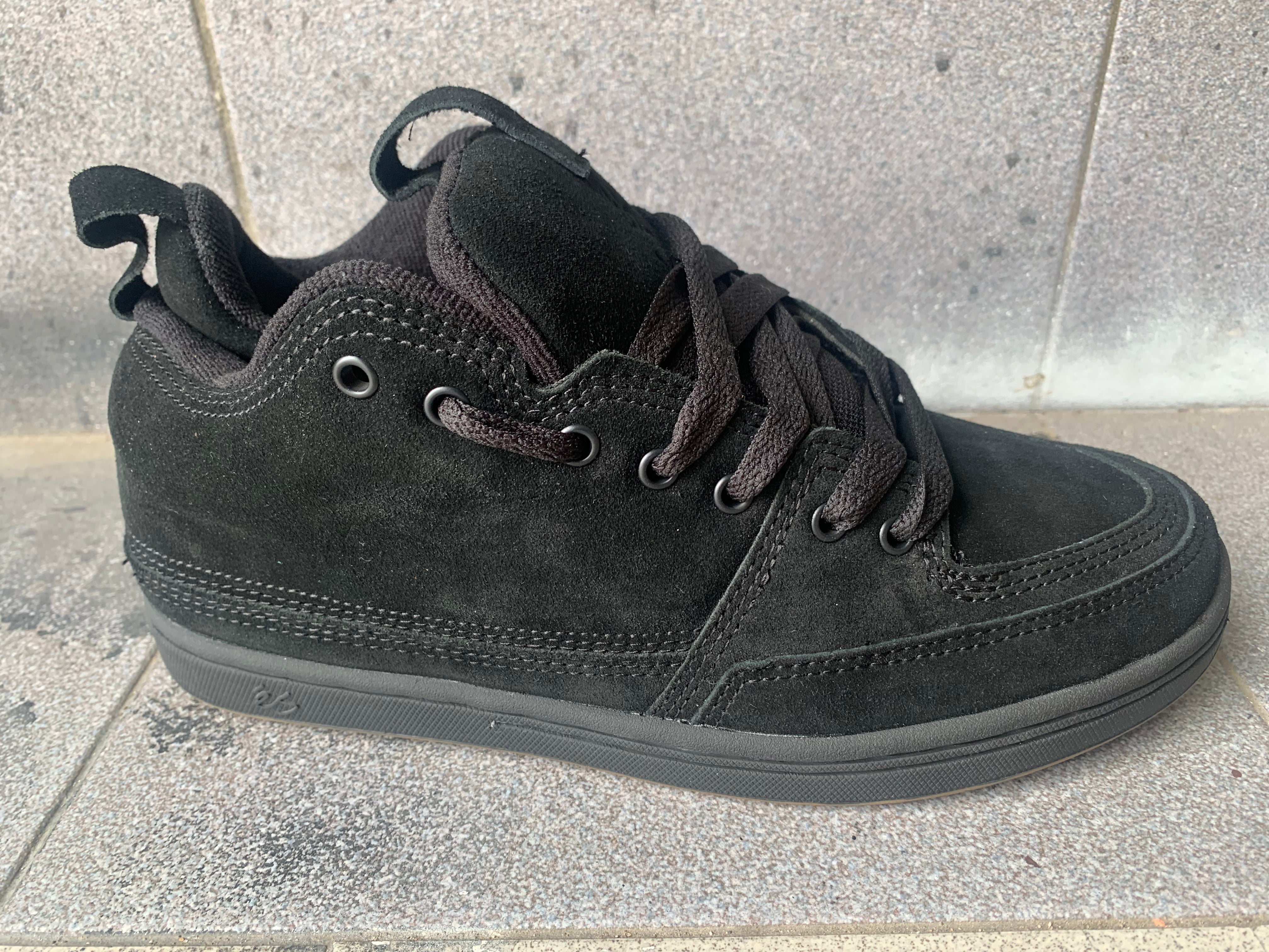 e'S Accel OG Tom Penny 27cm 新品未使用 (訳あり) THUMBS UP] ÉS - ACCEL OG × PENNY | VHSMAG